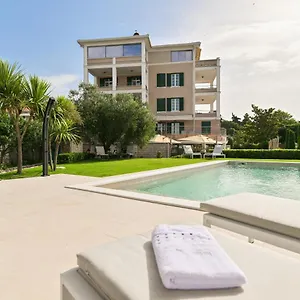 villa-hresc.hotelinzadar.com/
